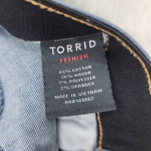 Torrid Sky High Skinny Distressed Women's Bermuda Denim Shorts 12 - Picture 5 of 5